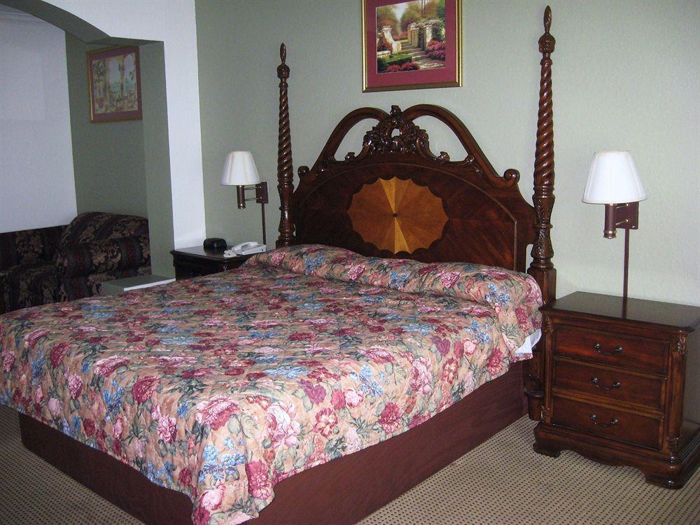 Baymont By Wyndham Texas City Exterior foto
