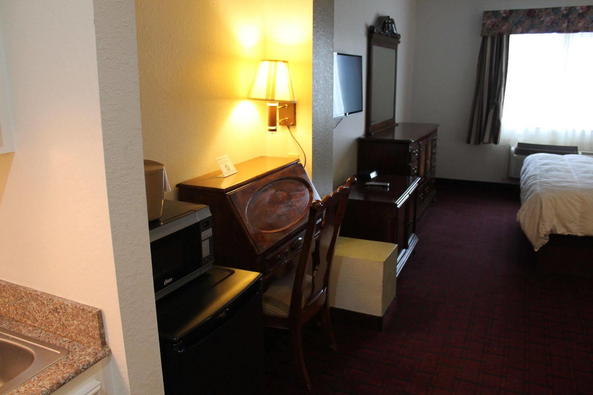 Baymont By Wyndham Texas City Exterior foto